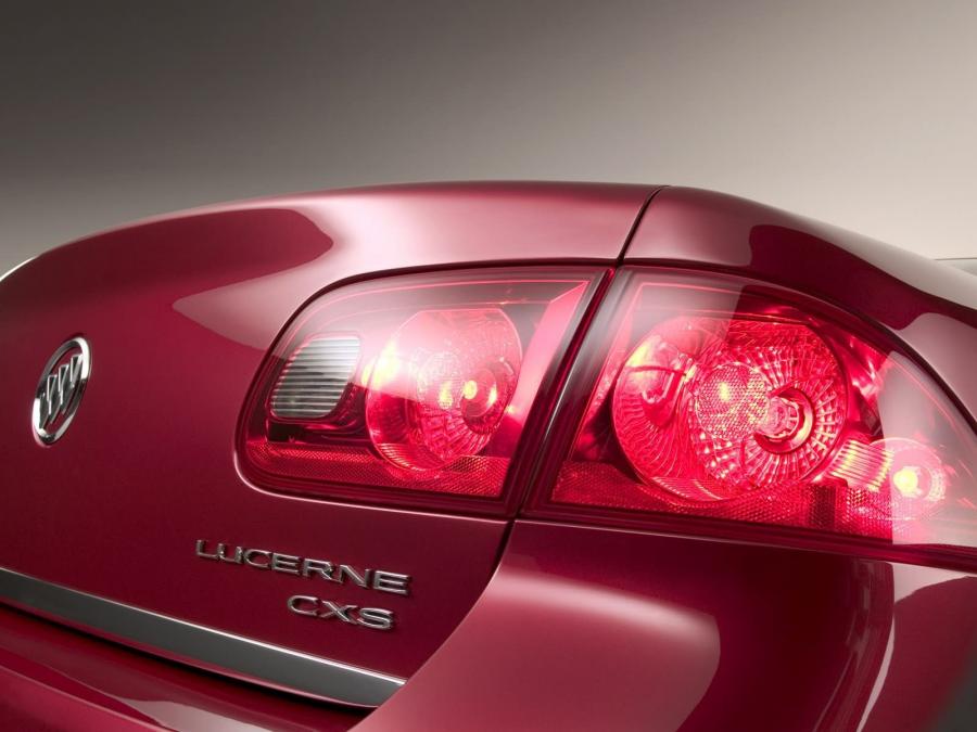  Buick Lucerne CXS 2006 года  (фото 30 из 45)